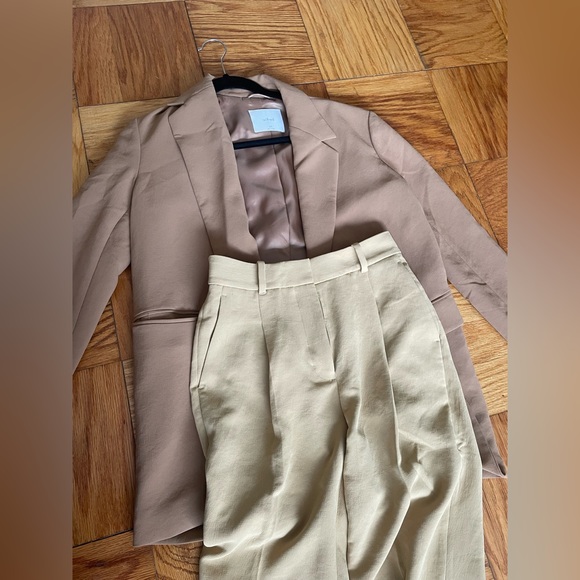 Aritzia Wilfred Cherrelle Blazer - Picture 8 of 11